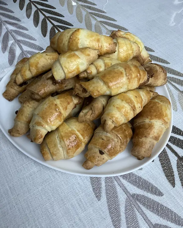 Творожные рогалики с шоколадными каплями